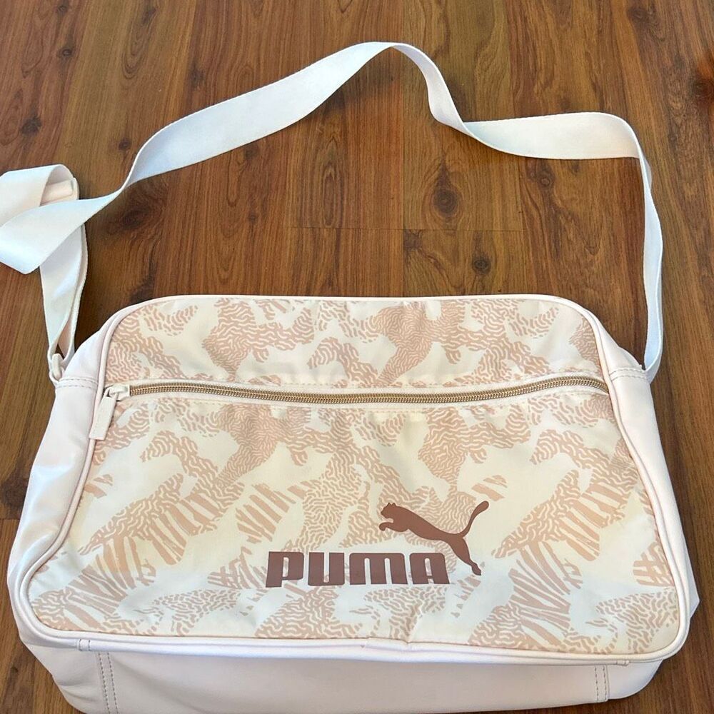 NWOT Puma  pink reporter bag Lightweight crossbody laptop